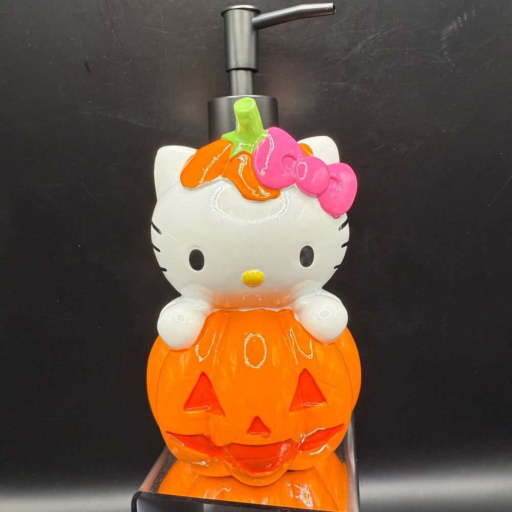 Hello Kitty Orange Lotion Pump